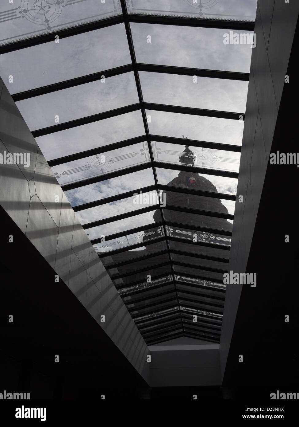 Il Texas State Capitol dome osservata attraverso il lucernario in Campidoglio di estensione Foto Stock