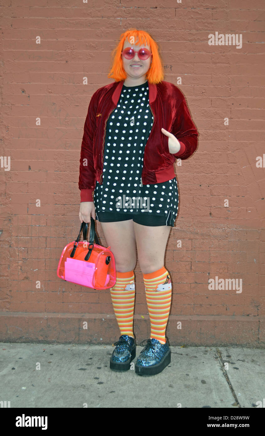 Ritratto di uno studente e designer di moda nell'East Village di New York City Foto Stock