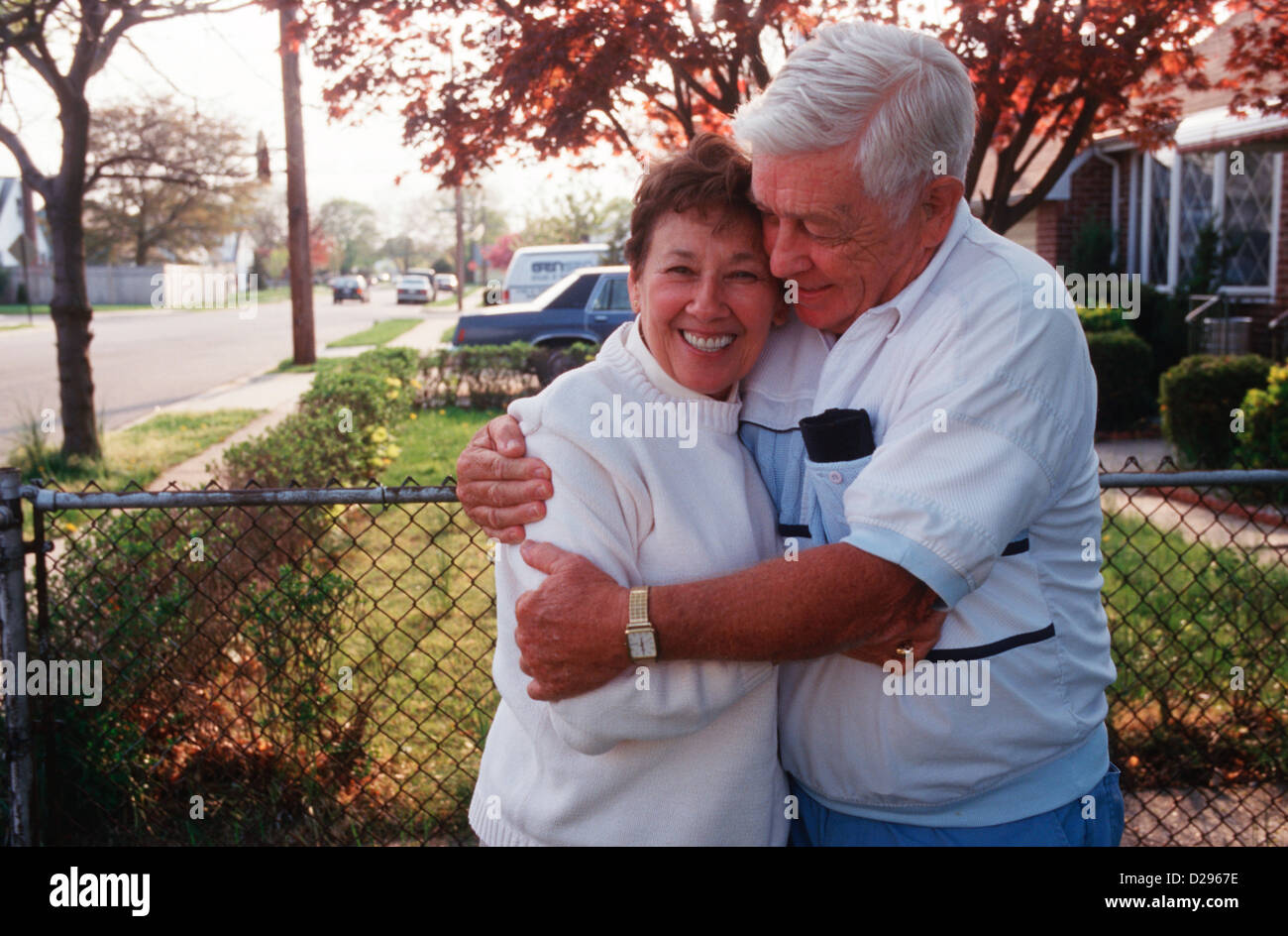 Una coppia Senior nel loro 70S Foto Stock