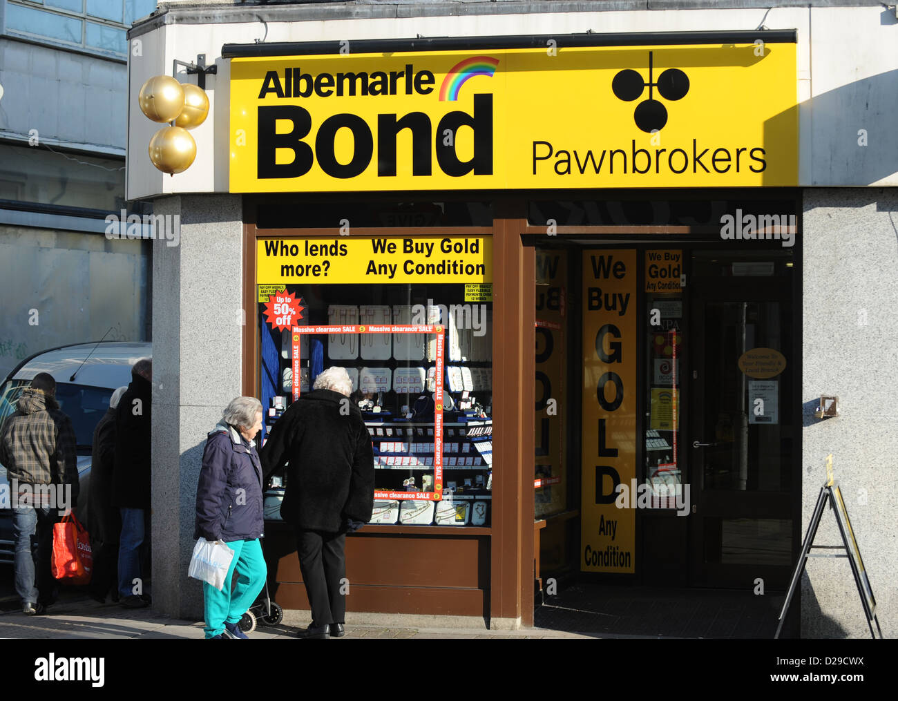 Albemarle Pawnbroker shop in London Road Brighton Regno Unito Foto Stock