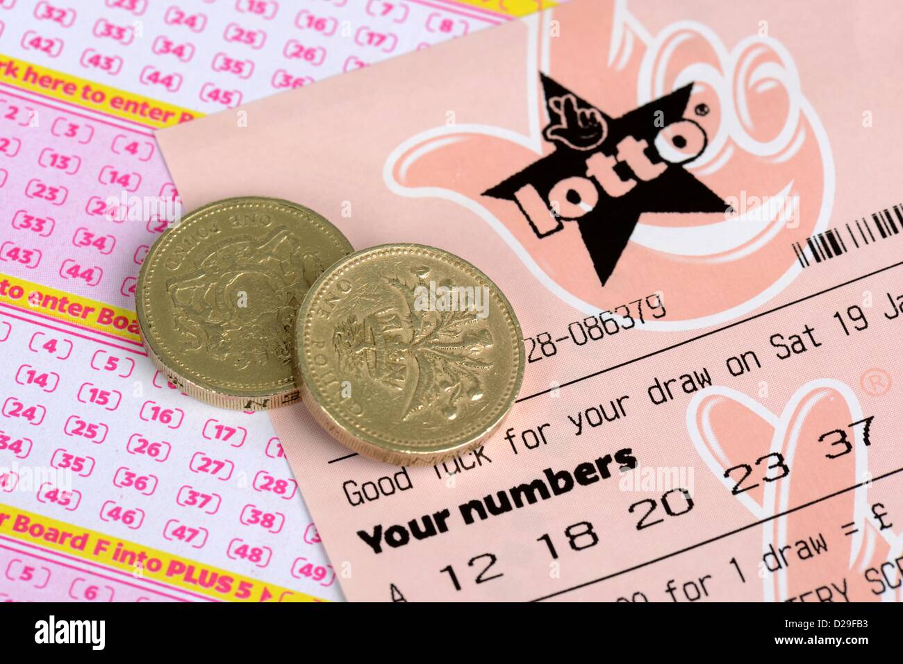 Lotteria, aumentare di due libbre per la lotteria nazionale in Gran Bretagna, Regno Unito Foto Stock