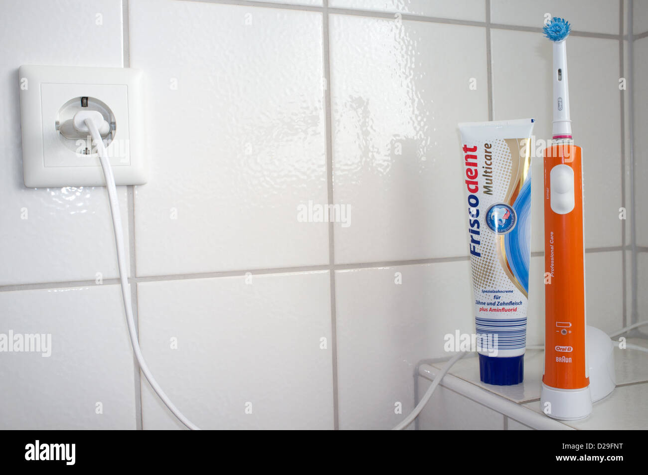 Braun Oral B spazzolino da denti elettrico Foto Stock