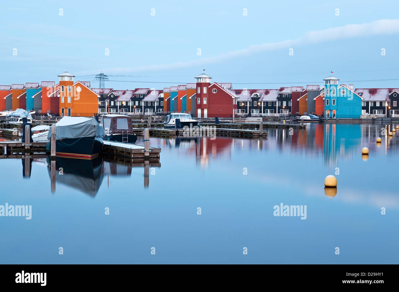 Jachthaven Reitdiep a Groningen prima del sorgere del sole Foto Stock