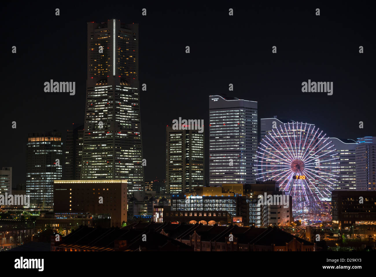 Minato Mirai 21 skyline notturno, Yokohama , Giappone Foto Stock