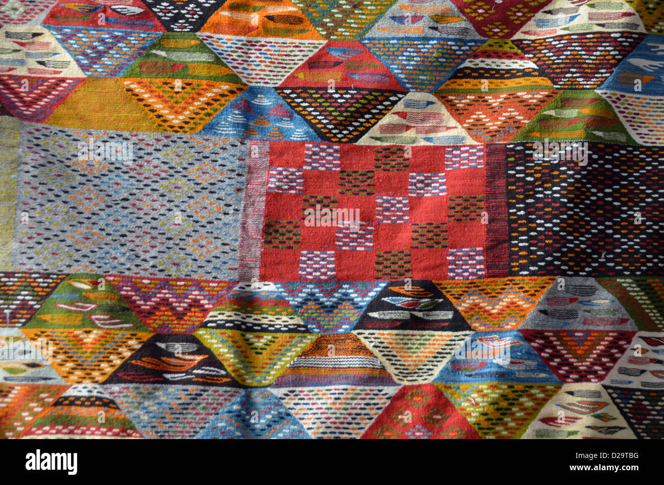 Colorati tappeti marocchini in vendita Foto Stock