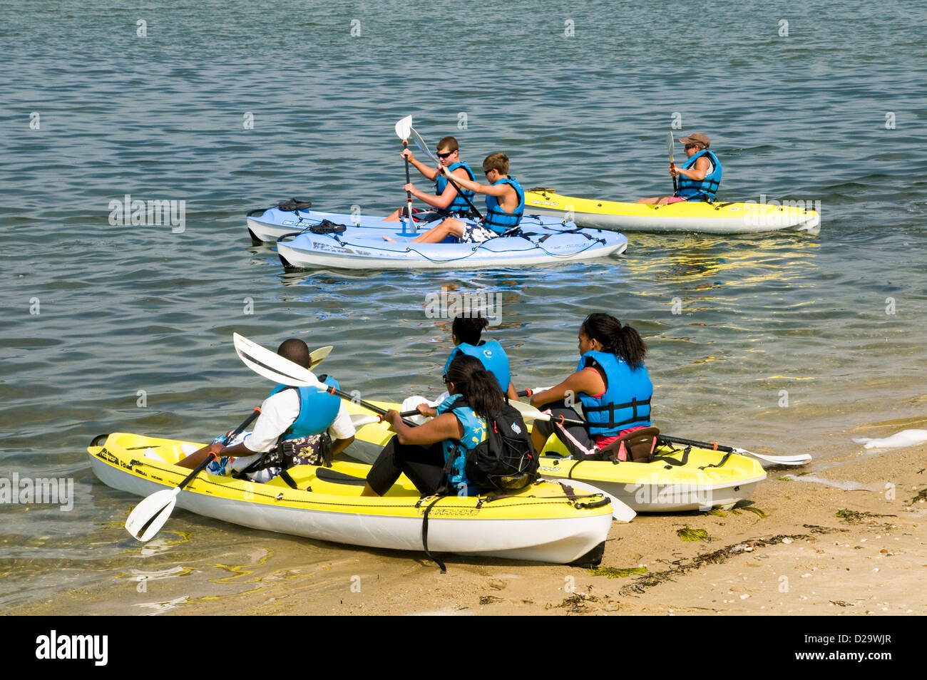 Kayaks, giubbotti di salvataggio, Martha's Vineyard, Massachusetts Foto Stock