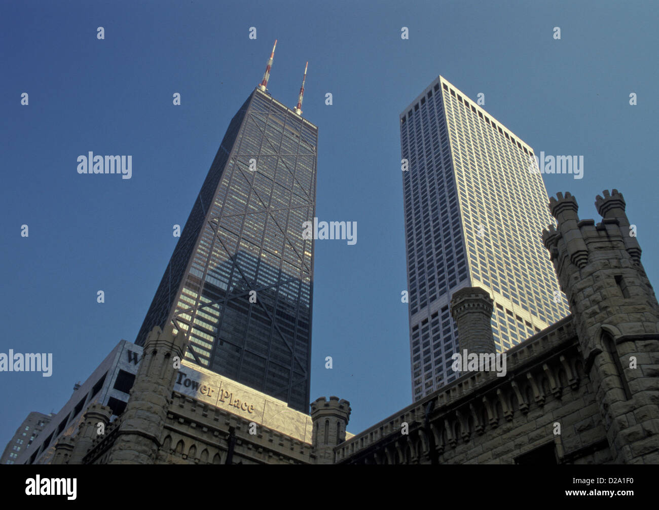 Illinois, Chicago. John Hancock Building e stazioni di pompaggio. Foto Stock