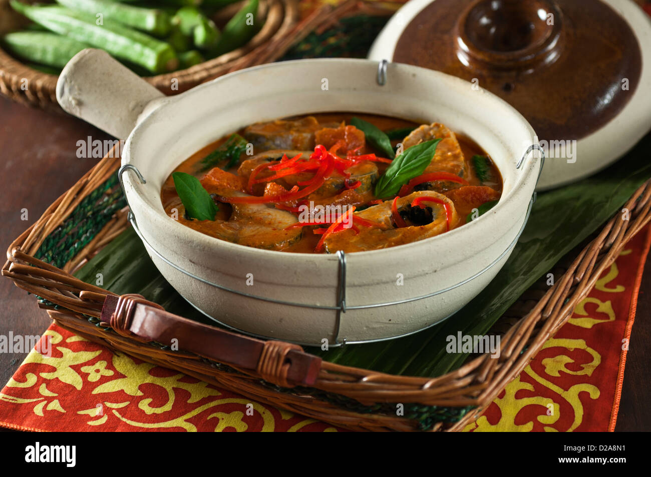 Asam pedas amaro e piccante piatto di pesce della Malaysia Indonesia Foto Stock