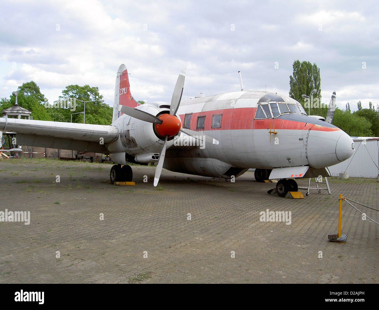 Vickers 668 Gamma T.1 registrazione WF-382 23UM, Alliierte a Berlino Foto Stock