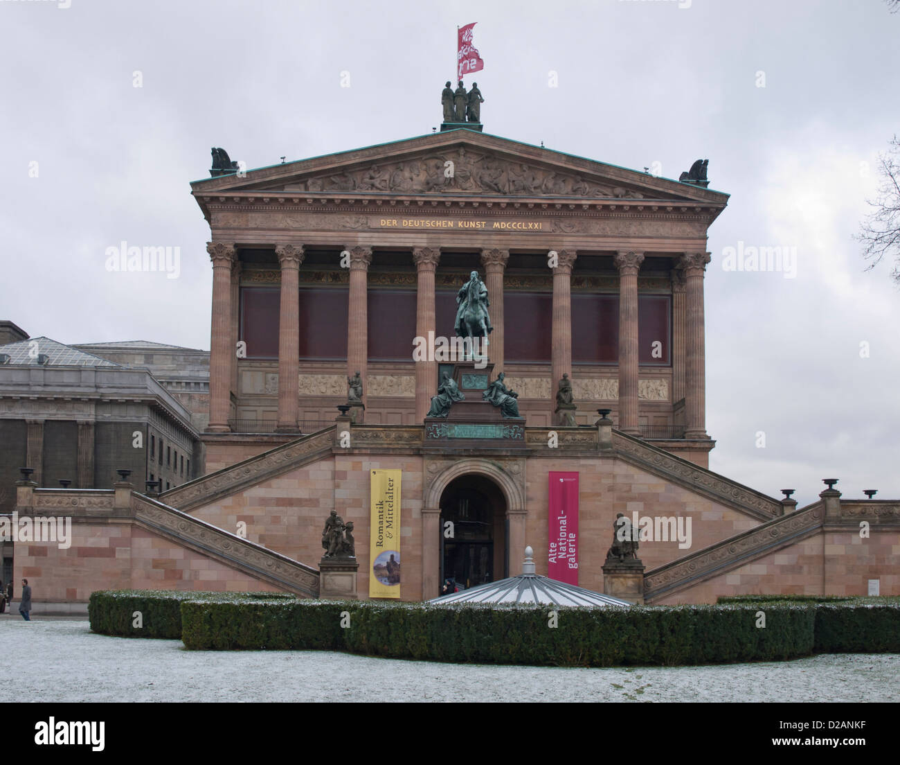 La facciata della galleria dell'Isola dei Musei di Berlino, greca classica architettura di ispirazione Foto Stock