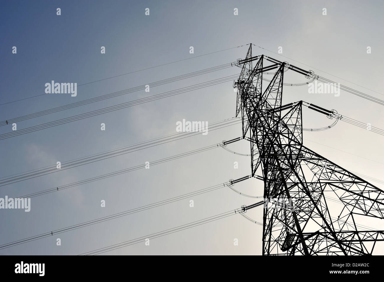 Alta Vol power tower line. Foto Stock