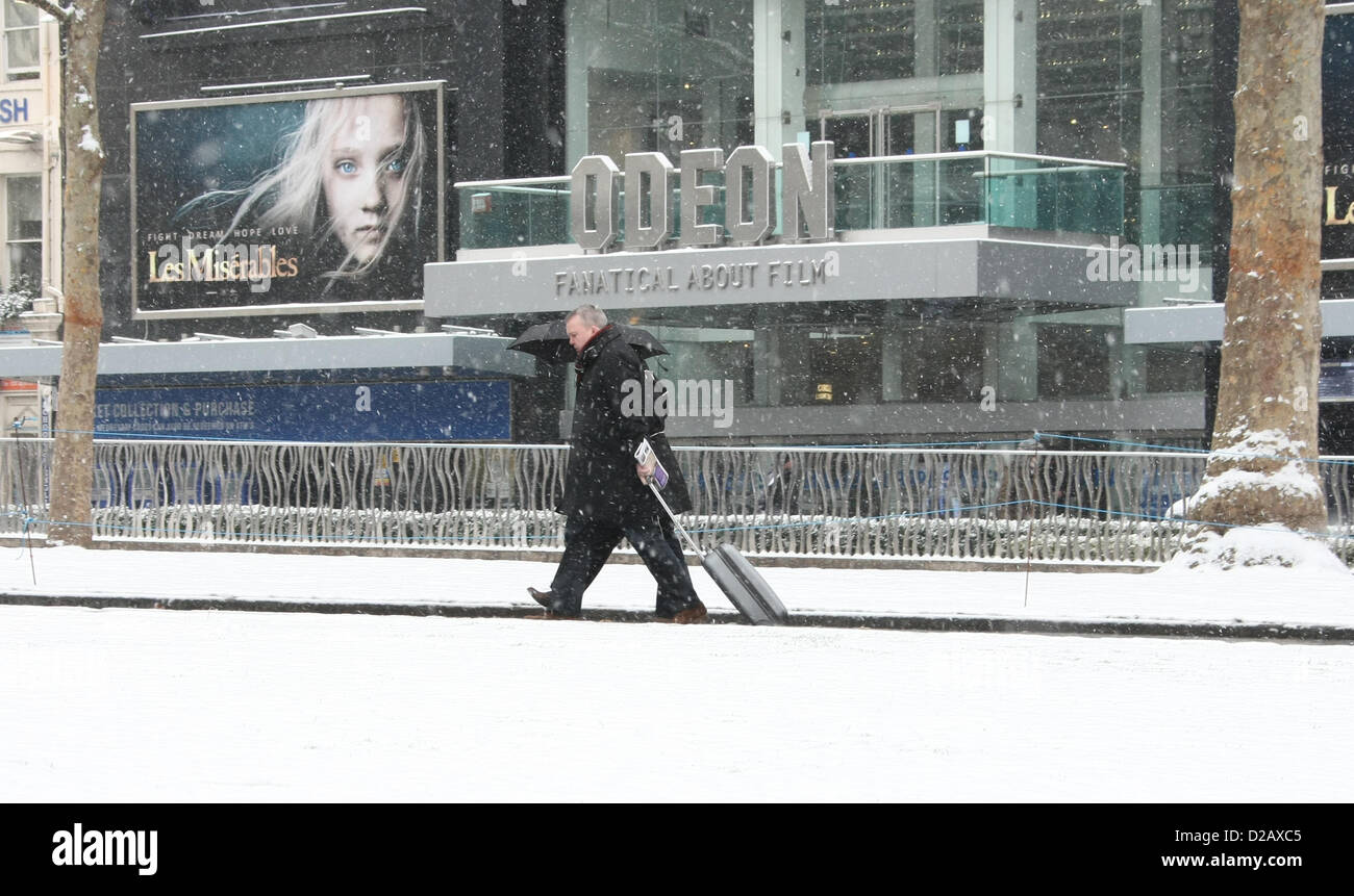 Misere DI NEVE IN LEICESTER IN PIAZZA GENERALE viste neve intorno a Londra Londra Inghilterra REGNO UNITO 18 Gennaio 2013 Foto Stock