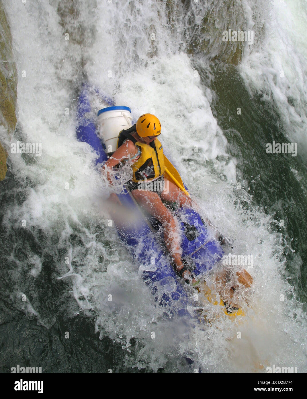 Sopra la cascata sul fiume Moho in Belize. Il kayak Moho fiume in Belize Foto Stock