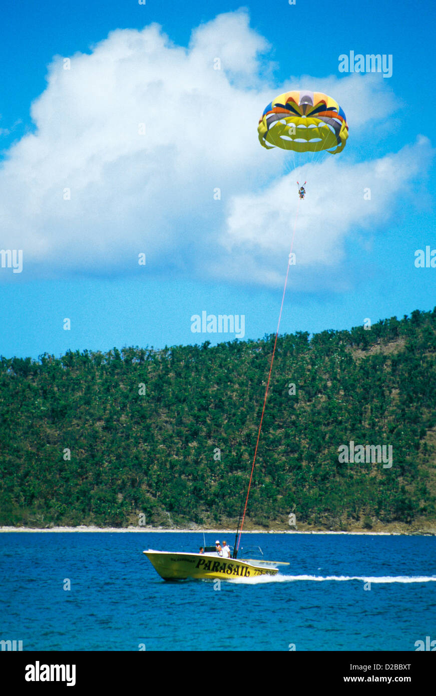 Stati Uniti Isole Vergini, San Tommaso. Il parasailing. Foto Stock