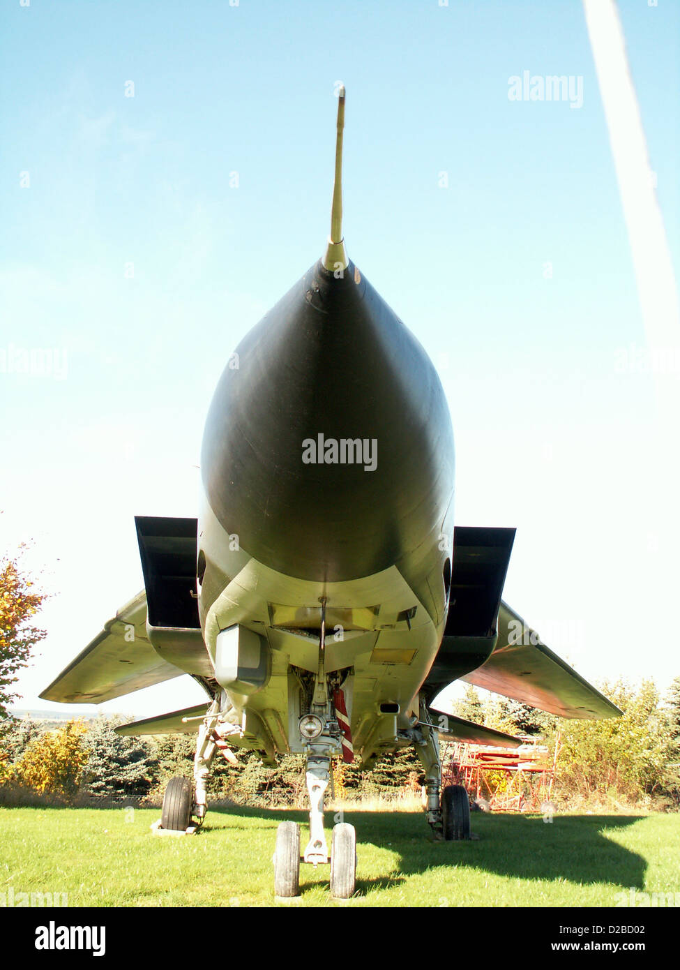 Il Tornado Aircraft, esposto al museo Hermeskeil in Germania, è un versatile velivolo da combattimento multiruolo utilizzato da diverse forze aeree. Il suo design enfatizza l'adattabilità nei combattimenti aria-aria e aria-terra. Foto Stock