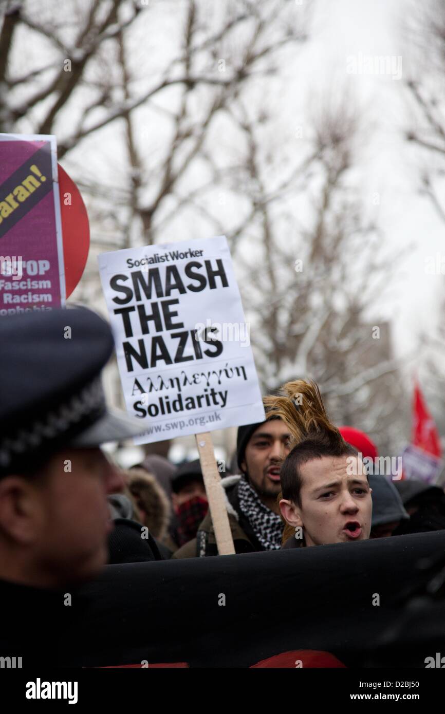 Londra, Regno Unito. 19 gennaio 2013 Solidarietà protesta svoltasi al di fuori dell'Ambasciata greca a Londra, in solidarietà con i principali anti-fascista di dimostrazione in Atene. Foto Stock