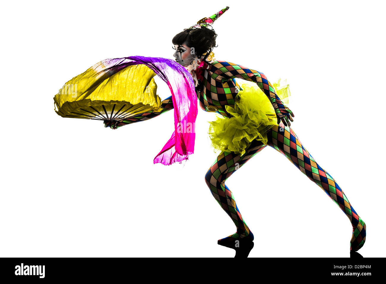 Una donna harlequin circus performer ballerino in silhouette studio isolato su sfondo bianco Foto Stock