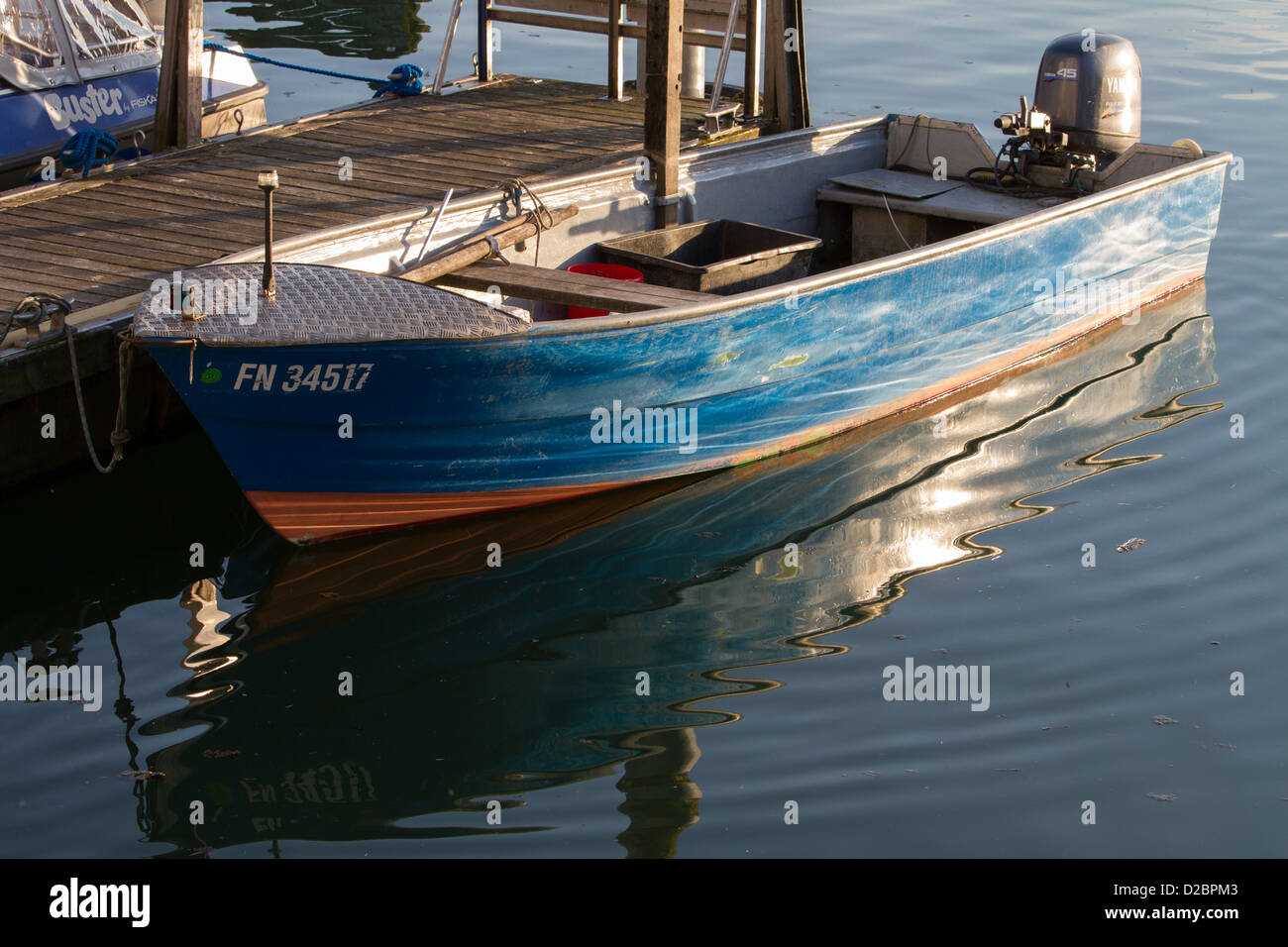 Blu barca in alluminio Foto Stock