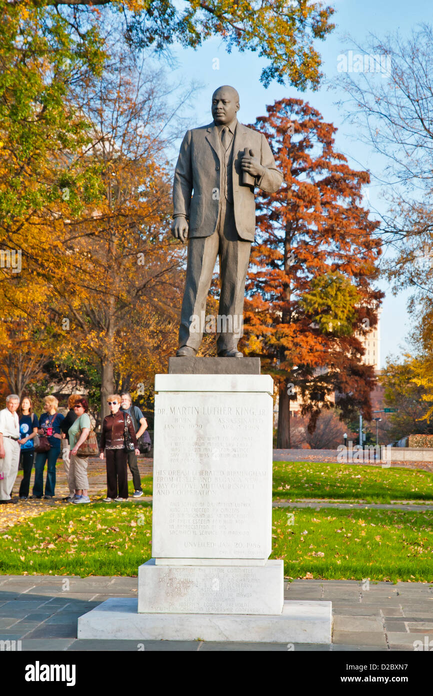Il dott. Martin Luther King Jr. Statua in Kelly Ingram Park, Birmingham, Alabama, Stati Uniti d'America, America del Nord Foto Stock