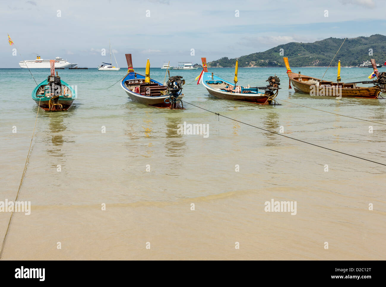 Longtail barche (Ruea Hang Yao) a Phuket, Tailandia Foto Stock