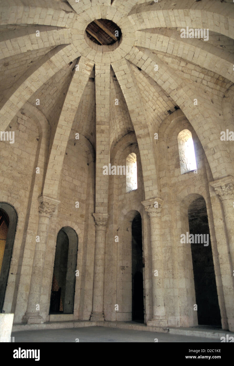 La Francia. Moissac. Abbazia di San-Pierre. Capitolo Casa di livello superiore con Stella vaulting. Il romanico1100S. Foto Stock