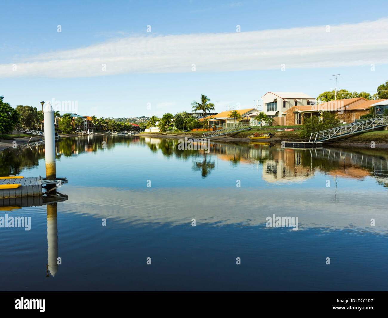 Canal waterfront che vivono su Queesnland's Sunshine Coast Foto Stock