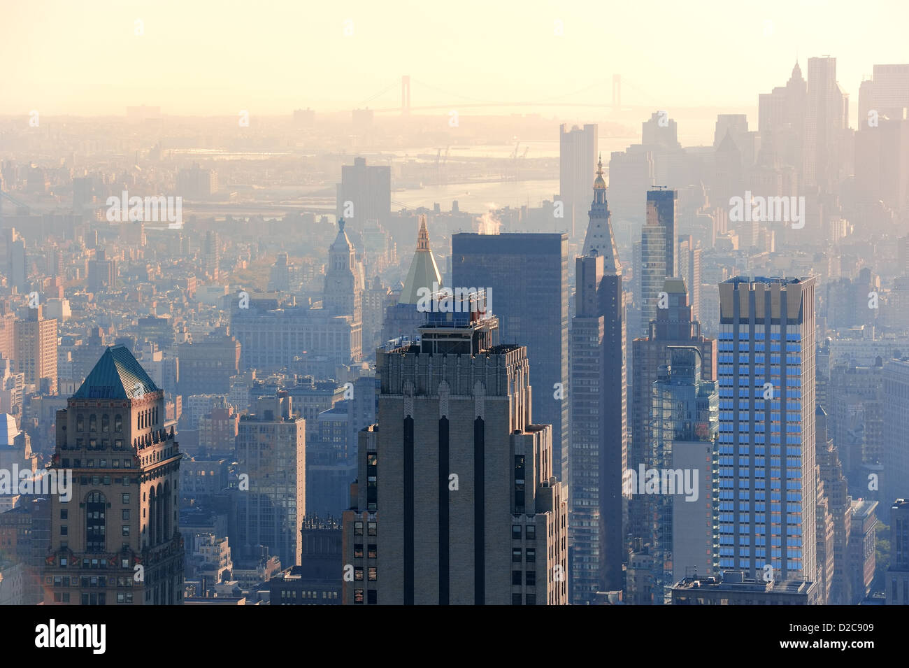 New York City grattacieli di Manhattan antenna vista panorama al tramonto. Foto Stock