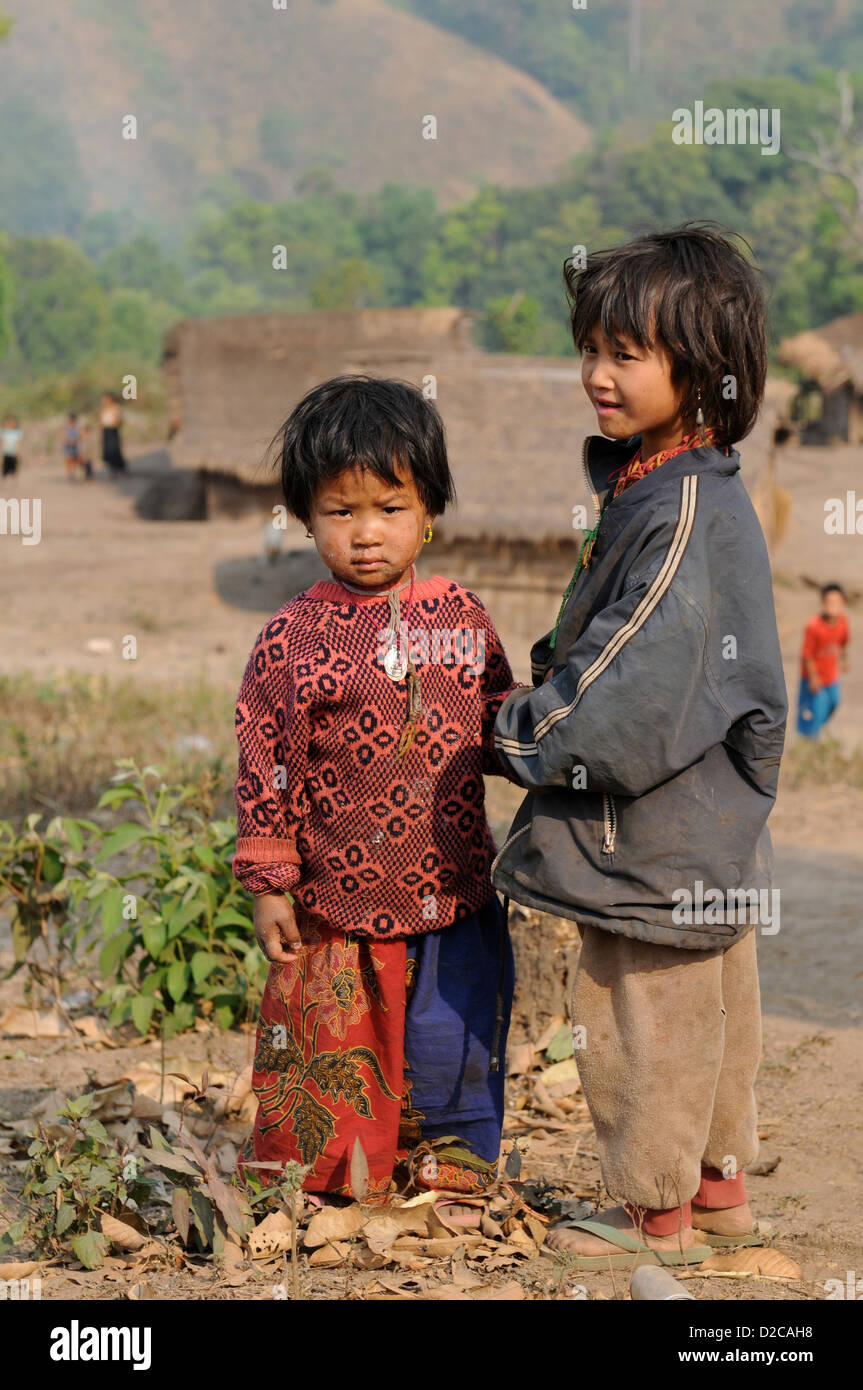 Taunggyi, Myanmar, ritratto di due bambini Foto Stock