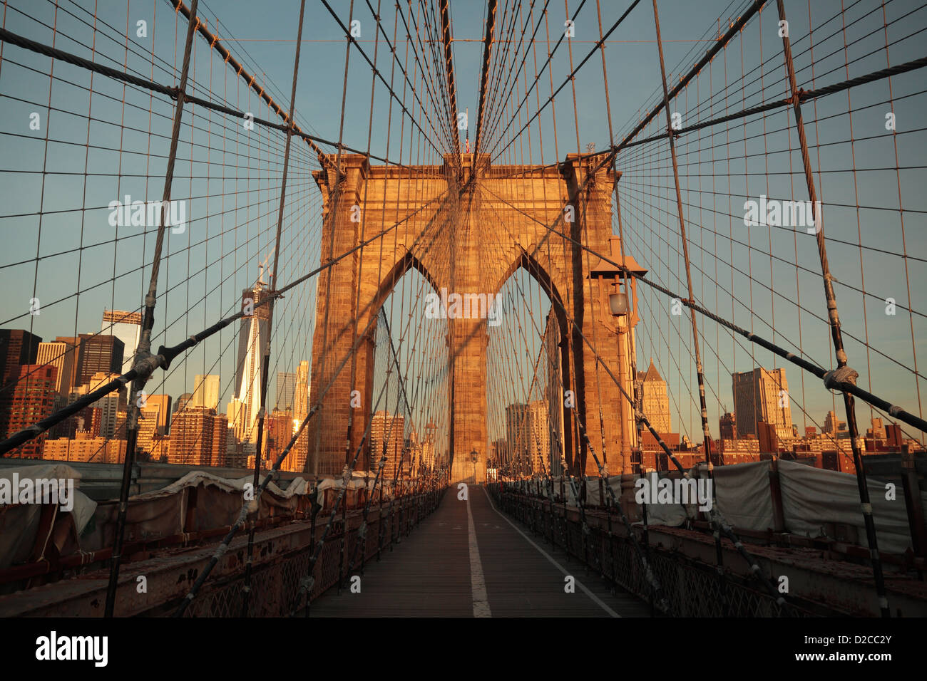 Il Ponte di Brooklyn a sunrise, New York. Foto Stock