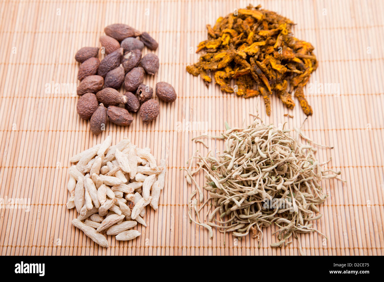 La medicina tradizionale cinese e le erbe aromatiche Foto Stock