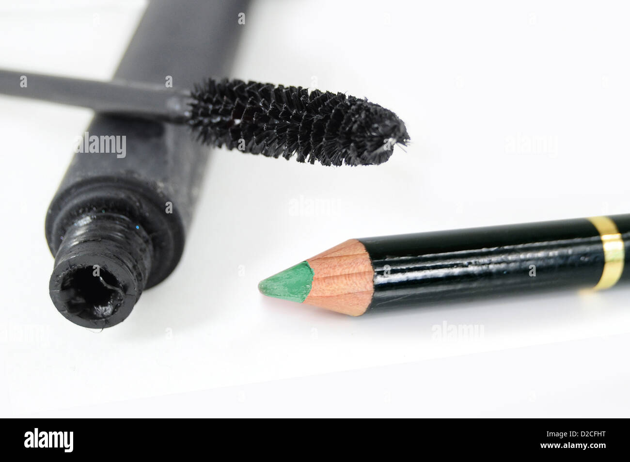 Il trucco per gli occhi - Mascara nero e matita verde Foto Stock