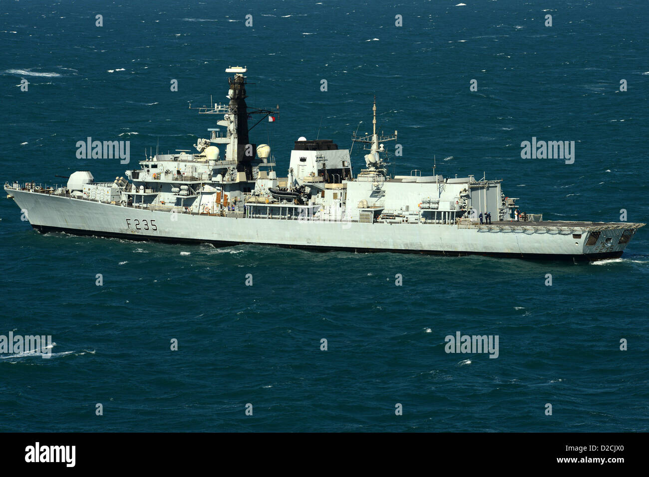 Royal Navy T23 fregata HMS Monmouth (F-235) transita NEGLI STATI UNITI Quinta Flotta area di responsabilità. Foto Stock