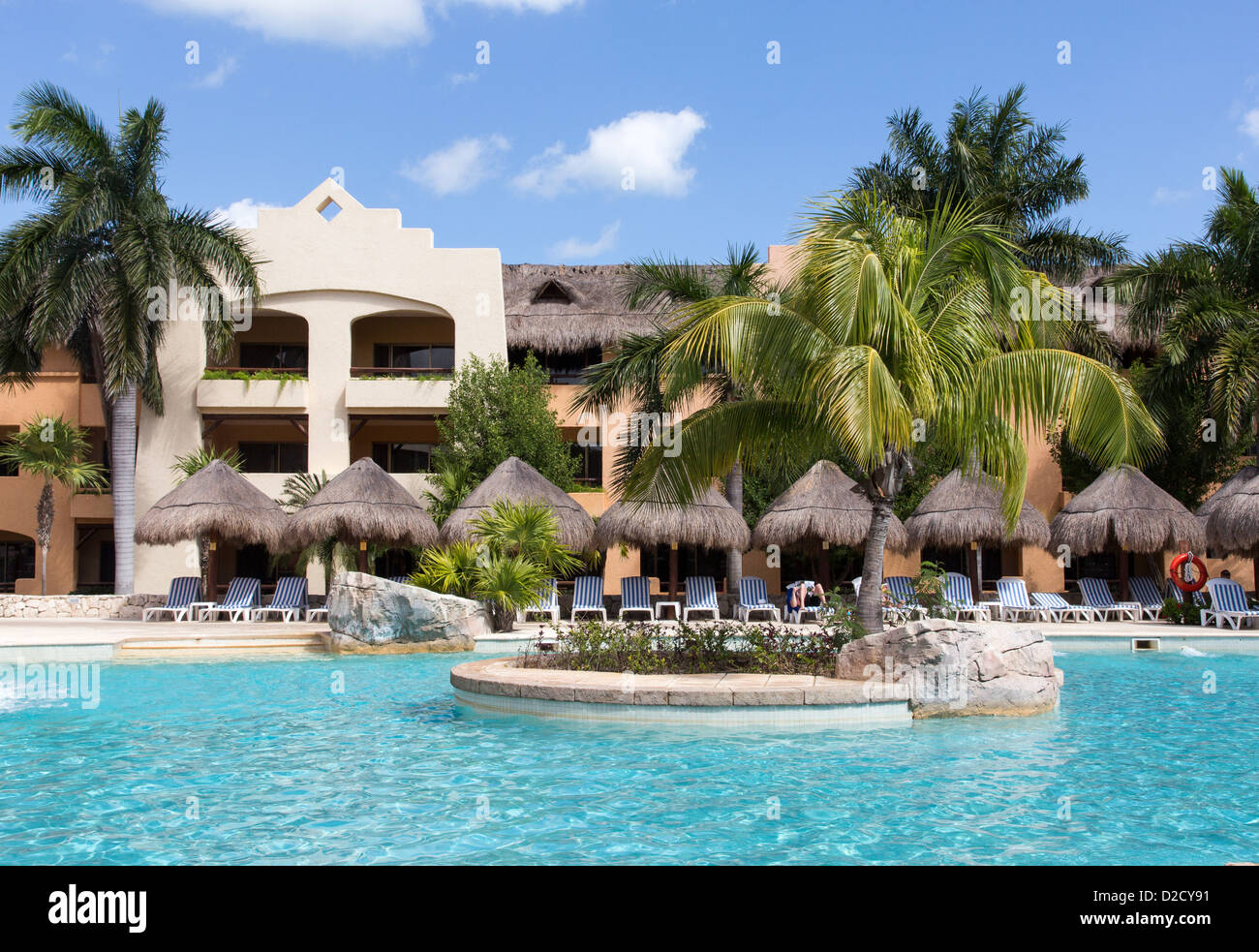 Area della piscina presso il lussuoso resort all-inclusive, Riviera Maya, Messico Foto Stock