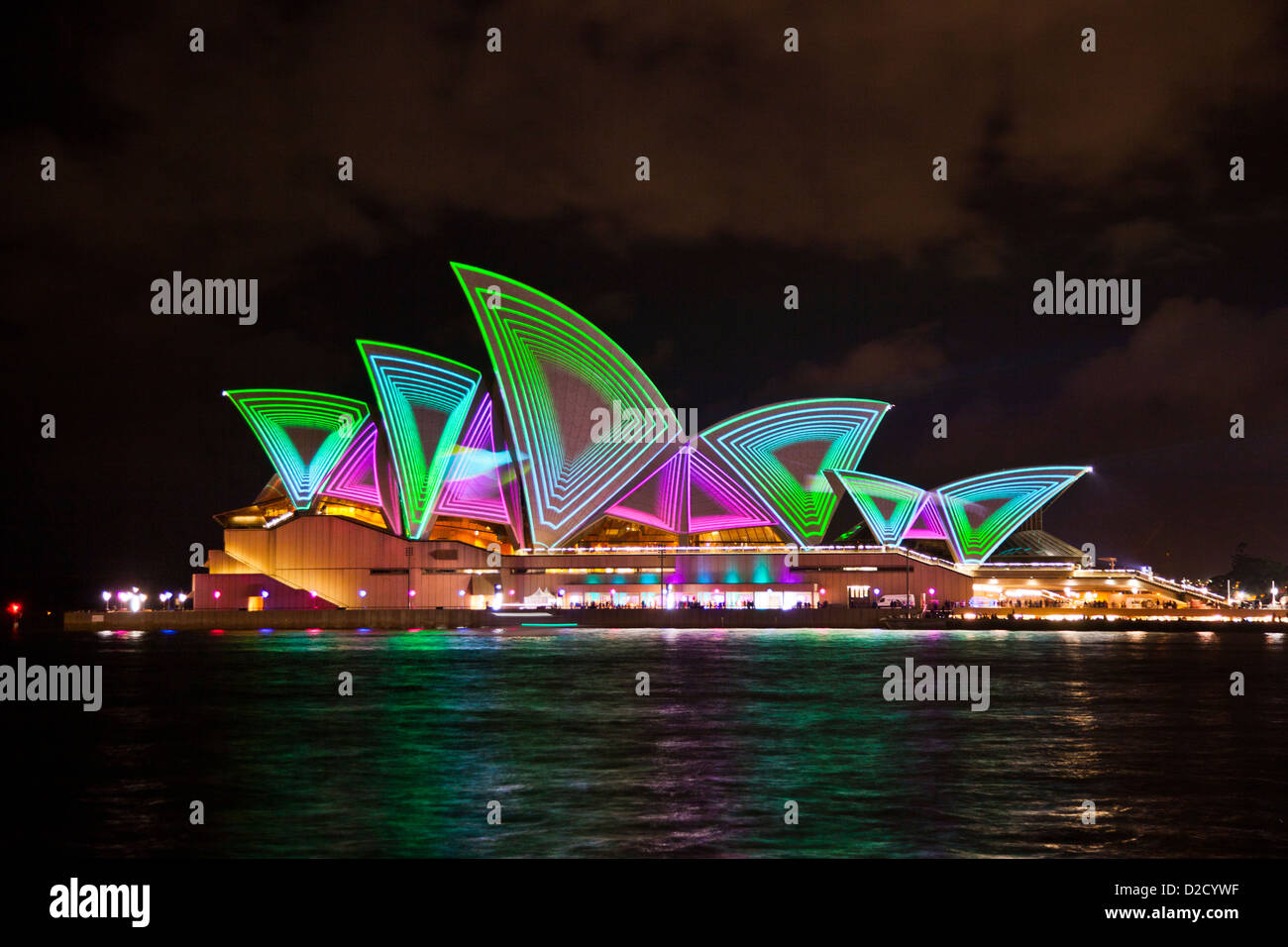 Sydney Opera House, l'illuminazione delle vele, Vivid Live Festival 2011 con effetti di illuminazione dal francese Superbien collettivo Foto Stock