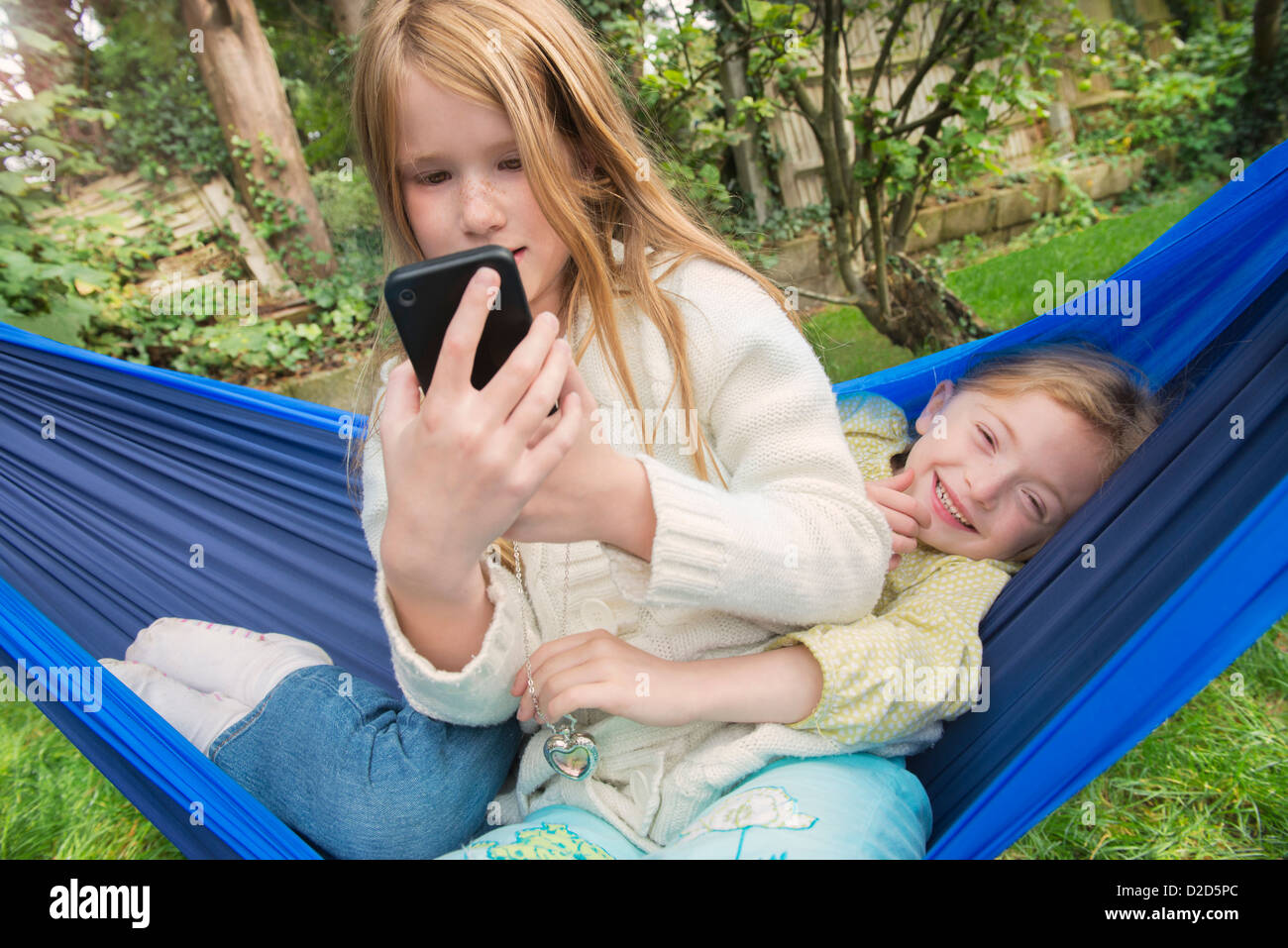 I bambini relax in amaca Foto Stock