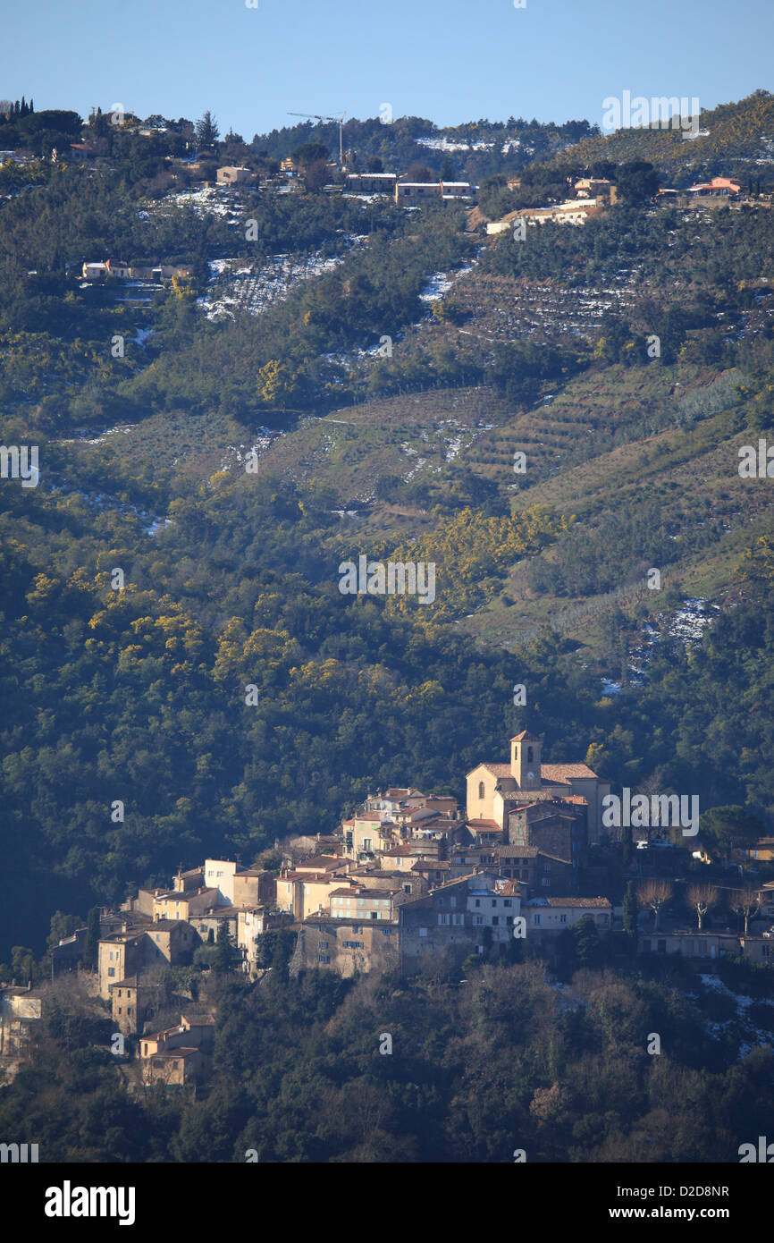 Il pittoresco villaggio di Auribeau sur Siagne Foto Stock