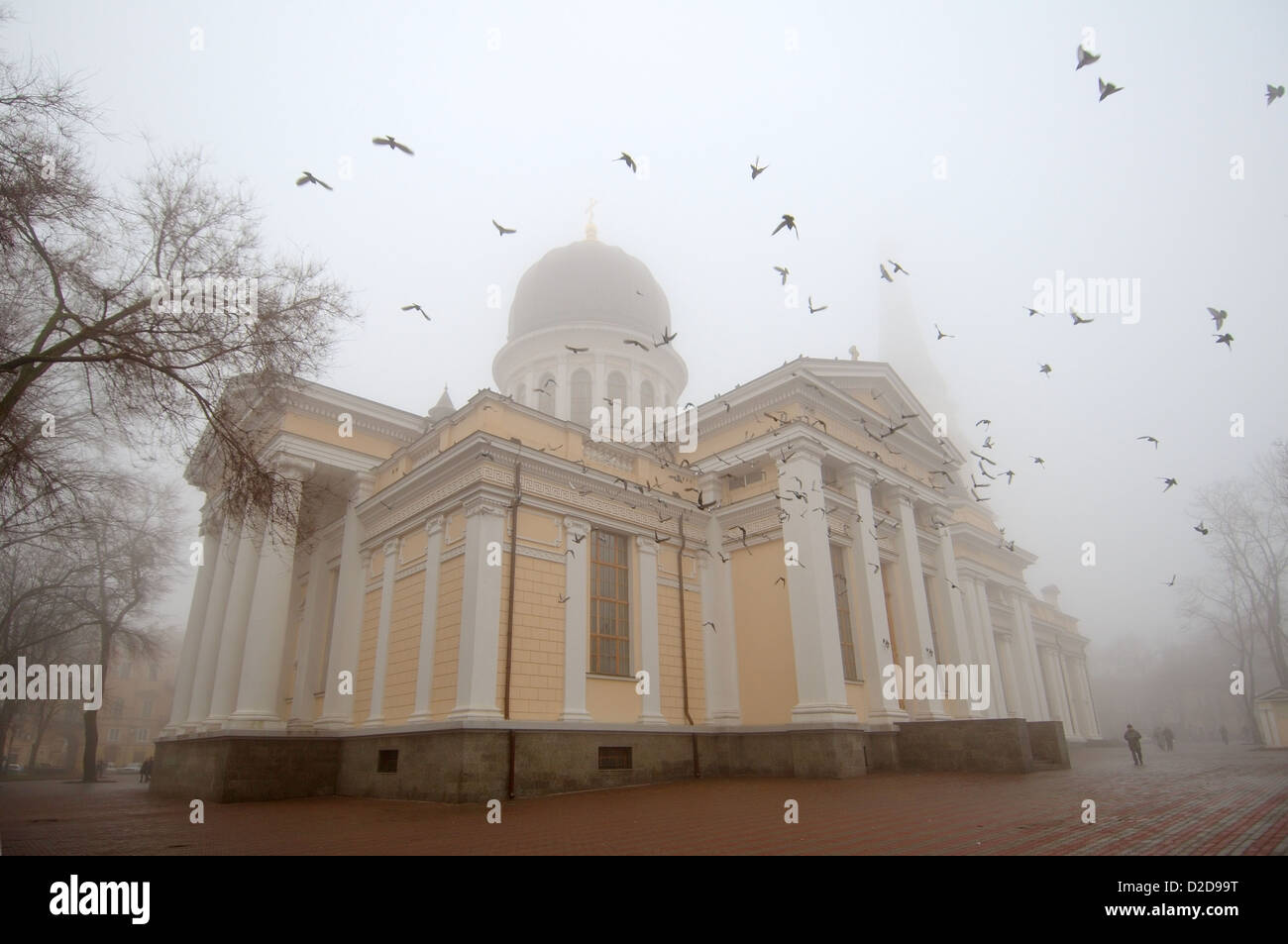 Odessa cattedrale ortodossa o Spaso-Preobrazhensky cattedrale in una nebbia, Odessa, Ucraina, Europa Foto Stock