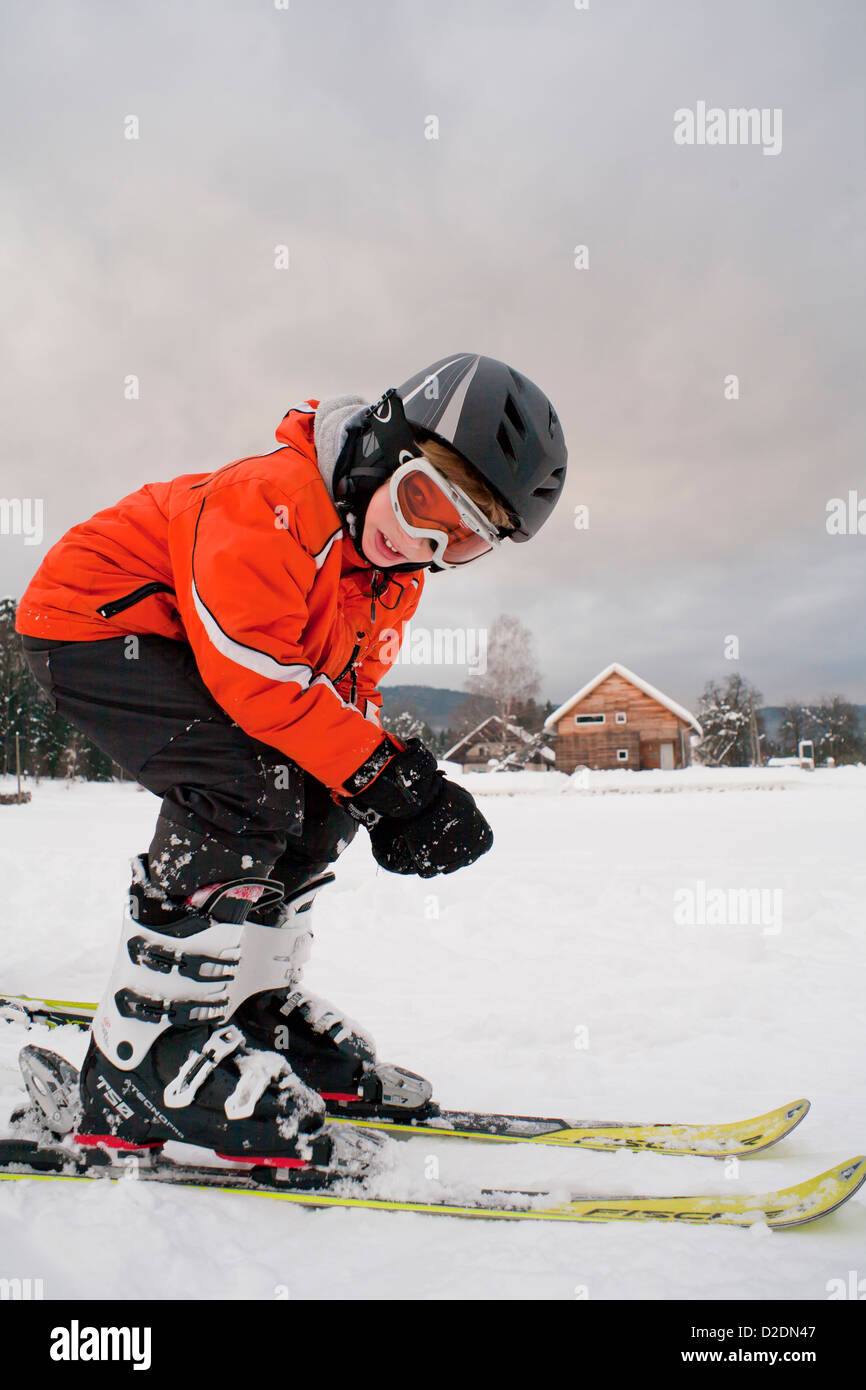 Paesaggio invernale - boy sul cielo. Foto Stock