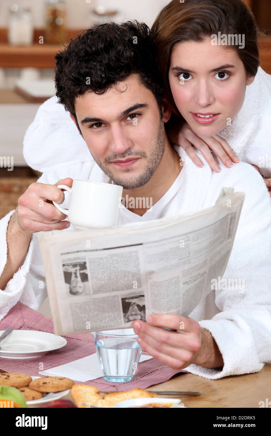 Una bella coppia sulla prima colazione. Foto Stock