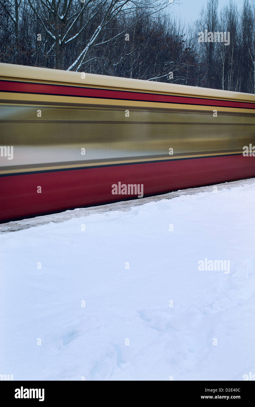 Berlino, Germania, movimento del treno in inverno Foto Stock