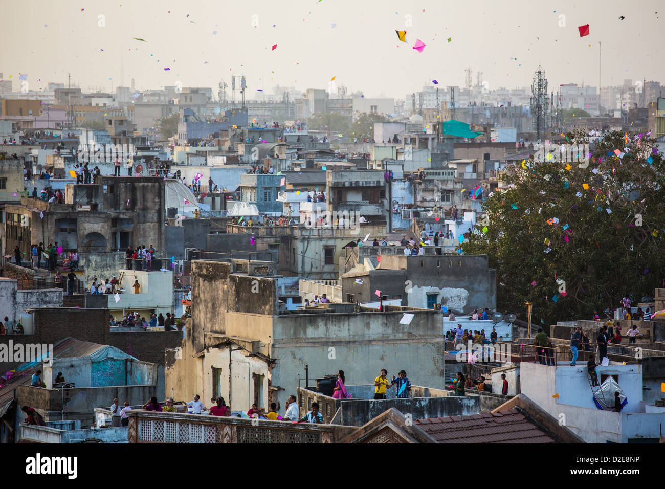 Il Kite Festival o Uttarayan in Ahmedabad, Gujarat, India Foto Stock