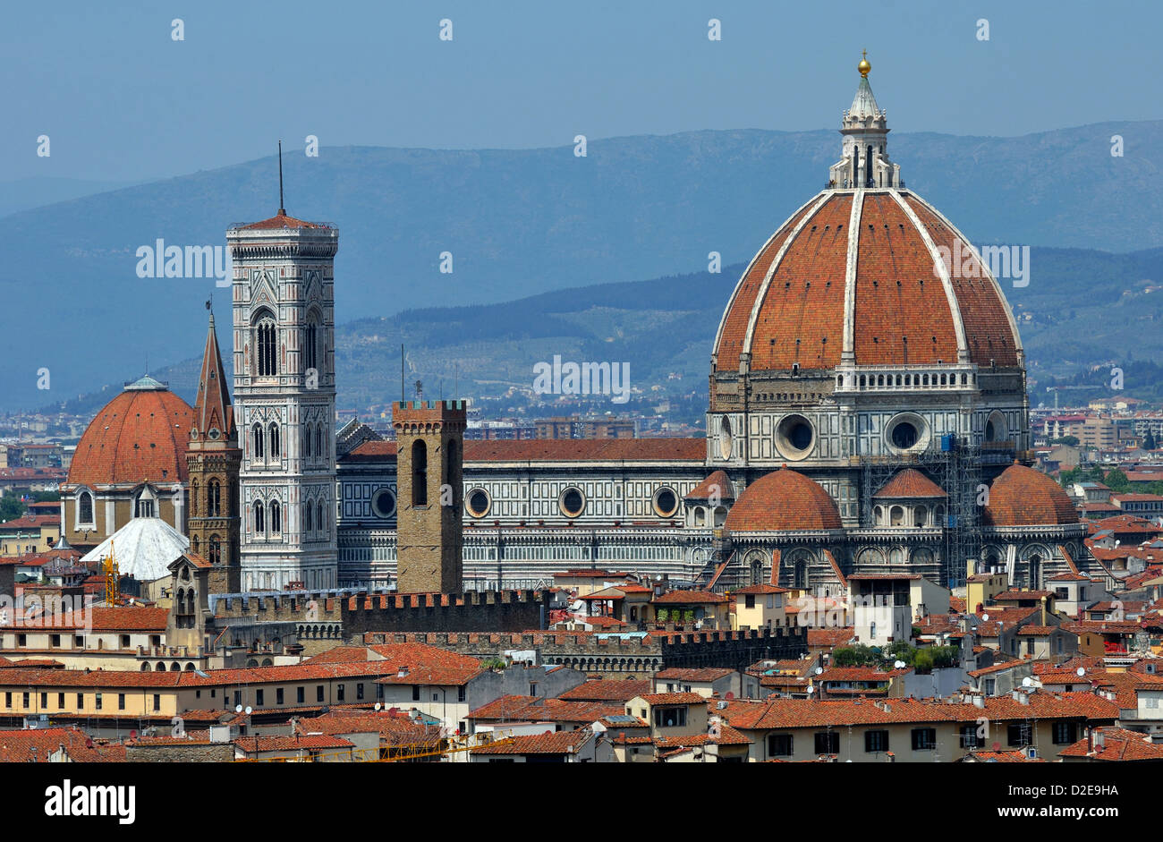 Cattedrale di Firenze e la torre del campanile in stile gotico, Toscana, Italia Foto Stock