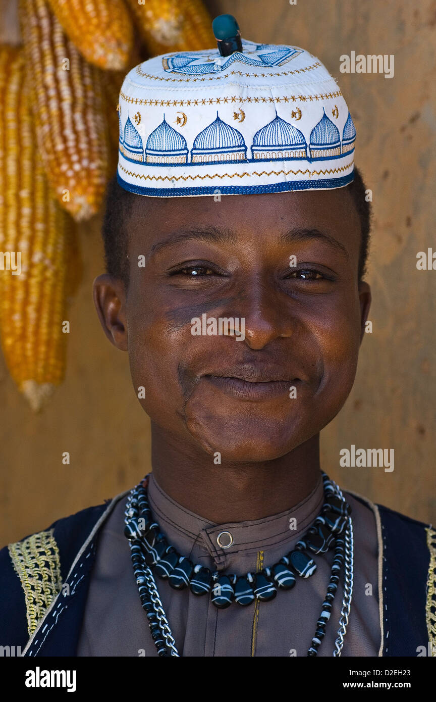 Il Benin, Alibori Reparto, kuru, Alou Saïd di Fula gruppo etnico con il suo tradizionale hat denominato 'Founéré' Foto Stock