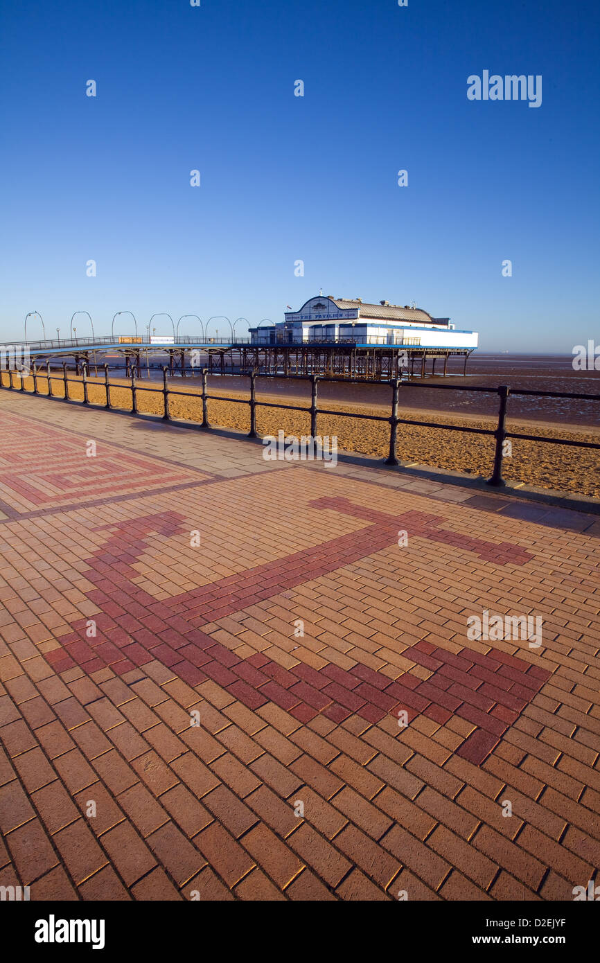 Cleethorpes Pier, North East Lincolnshire, Inghilterra, Regno Unito. 9 gennaio 2013. Il molo e il lungomare Foto Stock