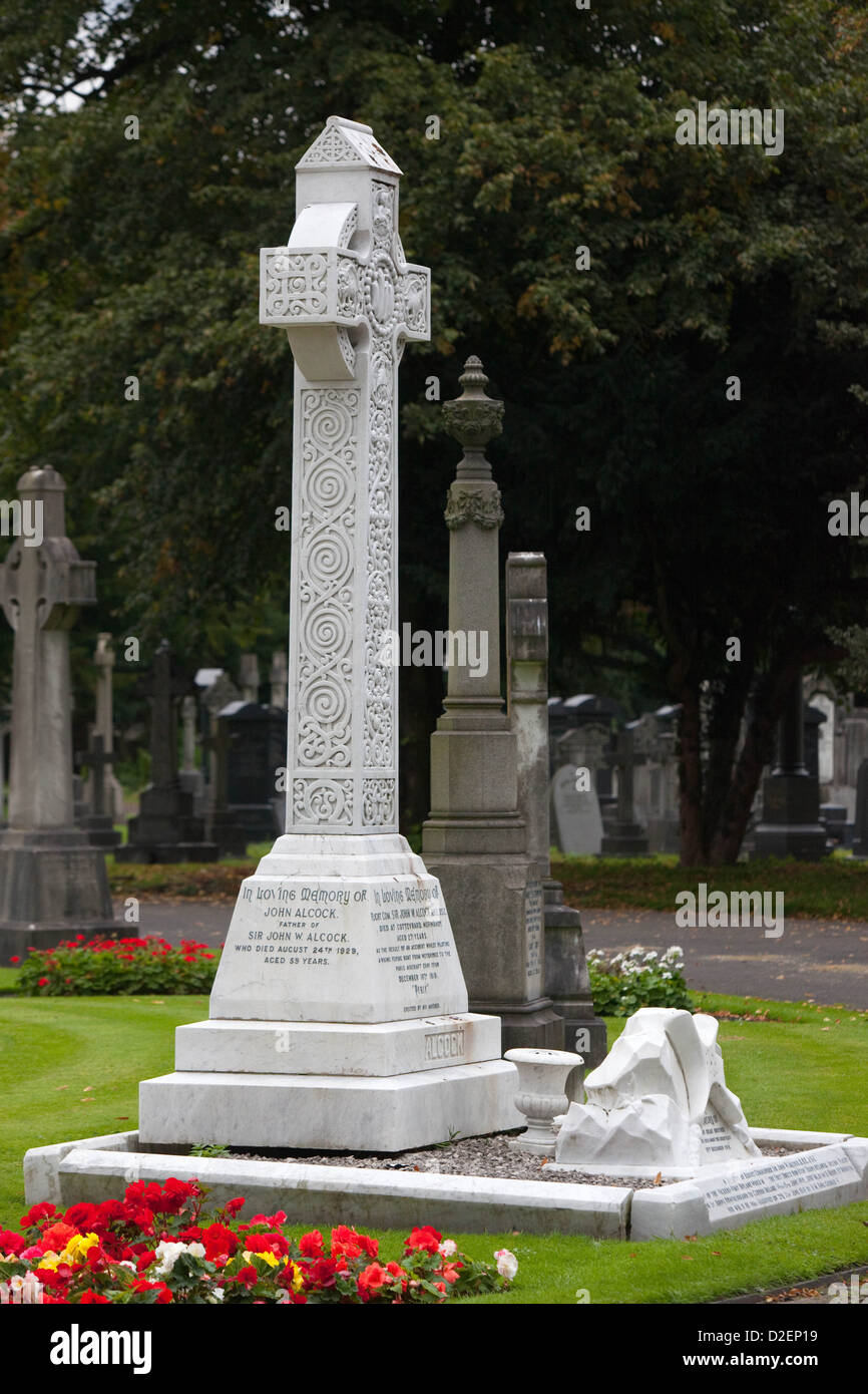 Cimitero meridionale la tomba di pietra del John Alcock Sir John William Alcock Foto Stock