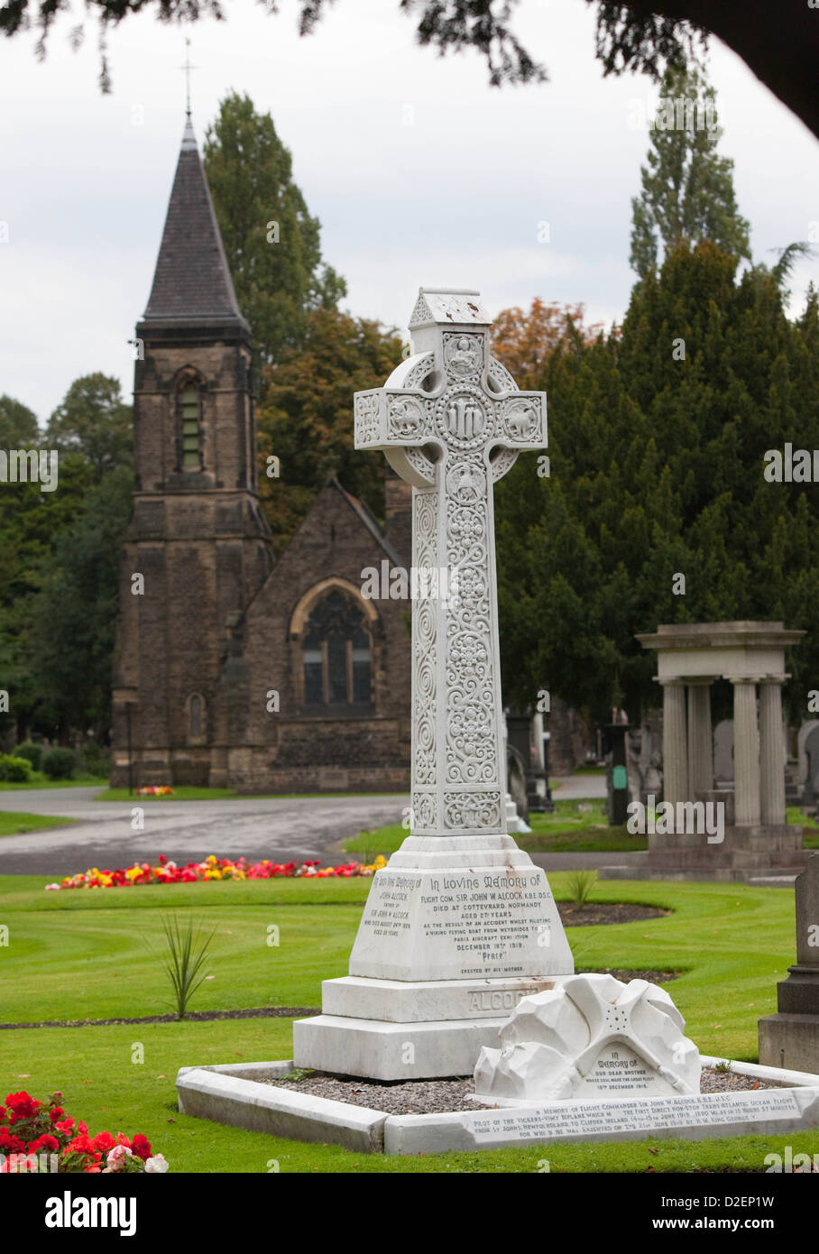 Cimitero meridionale la tomba di pietra del John Alcock Sir John William Alcock Foto Stock