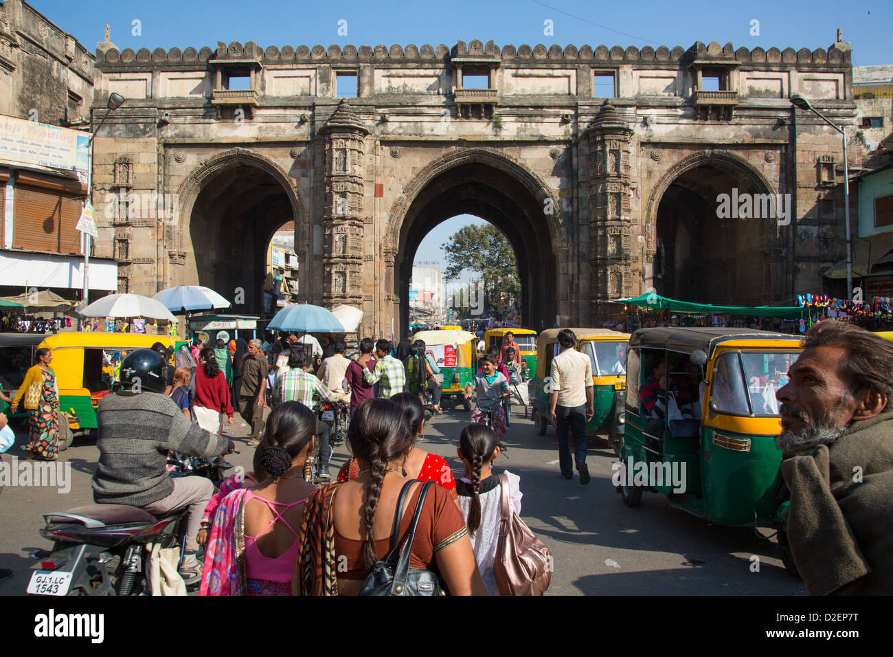 Teen Gate, mura, Ahmedabad, Gujarat, India Foto Stock