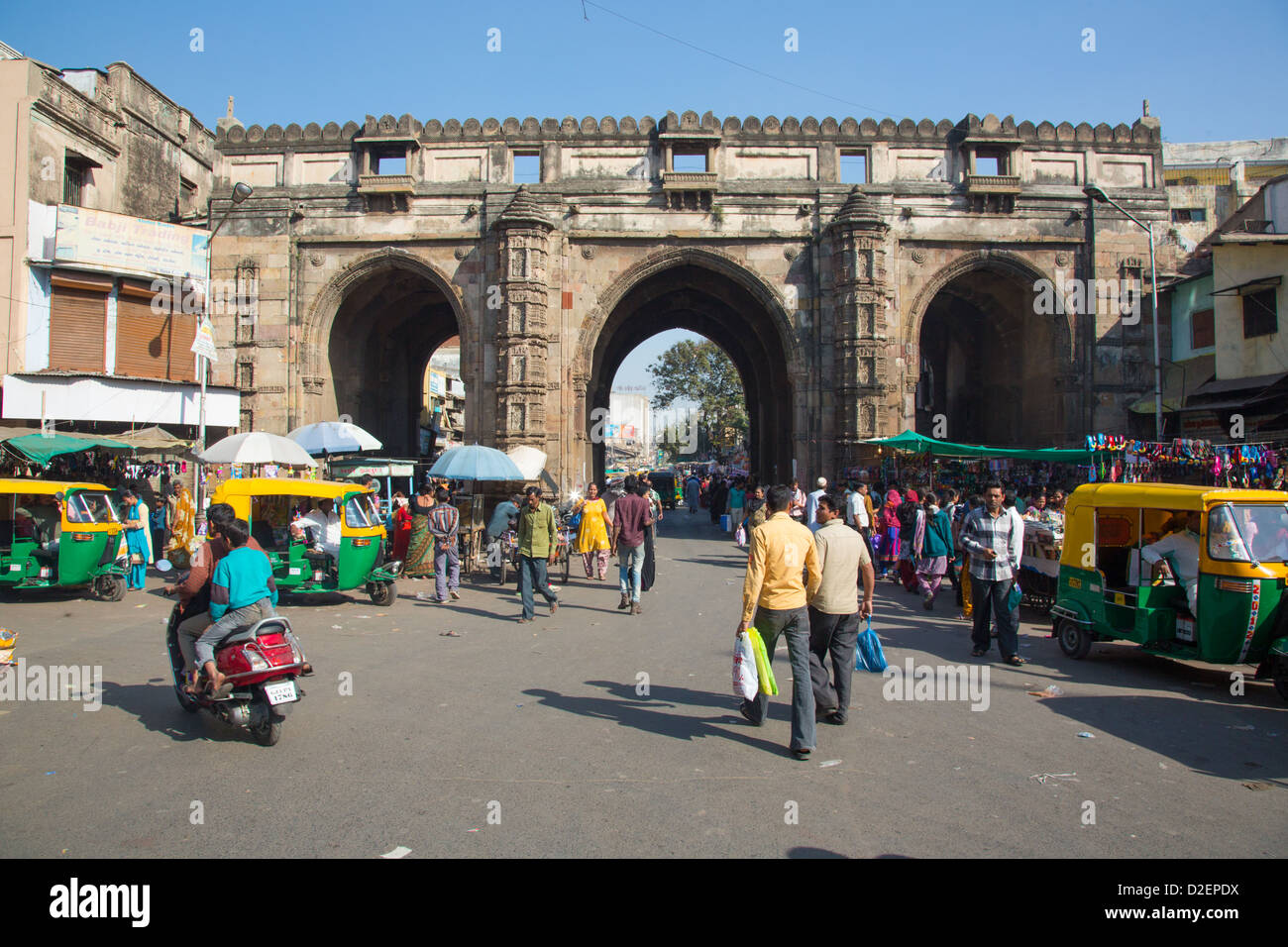 Teen Gate, mura, Ahmedabad, Gujarat, India Foto Stock