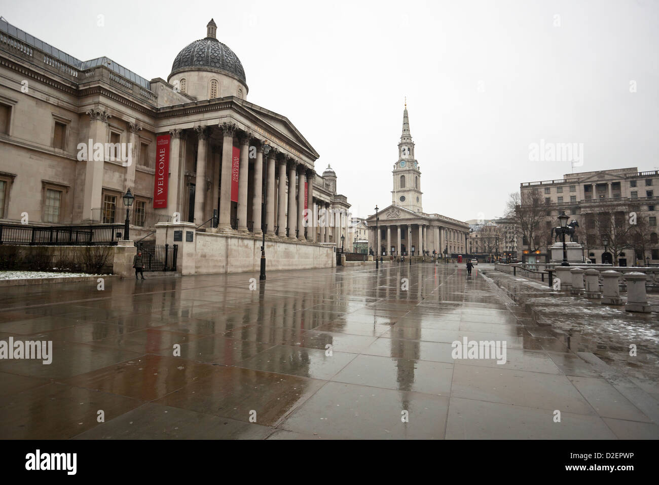 Galleria Nazionale su un pomeriggio invernale e St Martin nei campi chiesa in background, London, England, Regno Unito Foto Stock