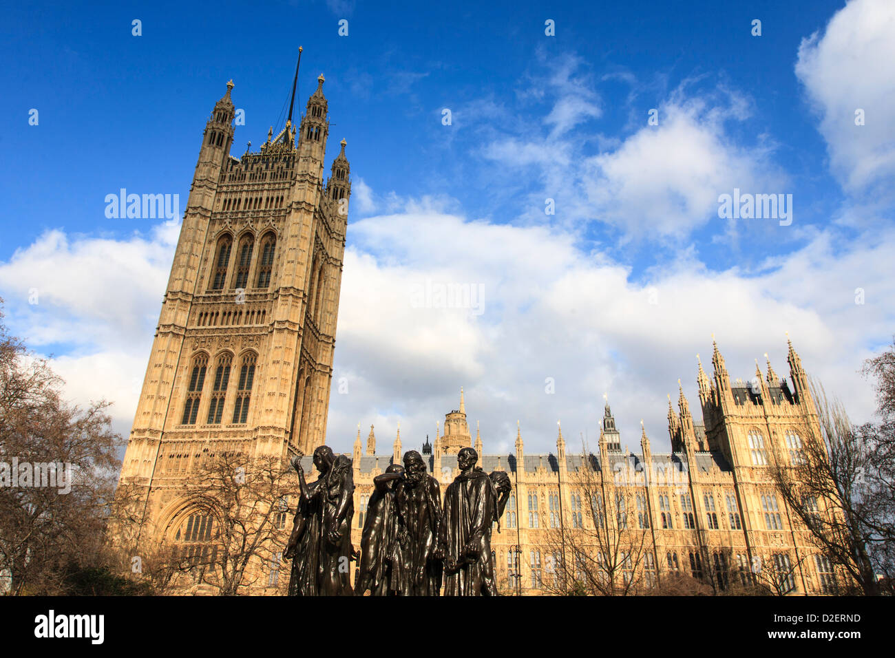 I «Burghers of Calais» di Auguste Rodin fuori dalle Houses of Parliament, Londra Foto Stock